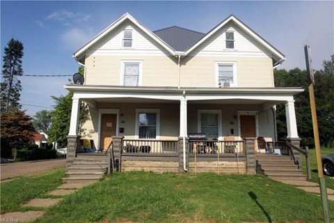 1325-1327 Plain Ave NE 3 Beds Apartment for Rent