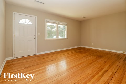 1448 Manor Boulevard 4 Beds Apartment for Rent
