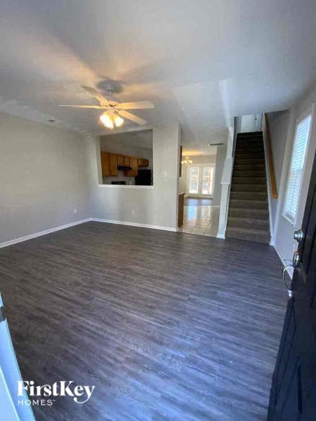 405 Verbena Avenue 3 Beds Apartment for Rent