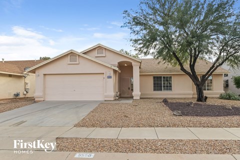 9550 E Caldwell Drive 3 Beds Apartment for Rent