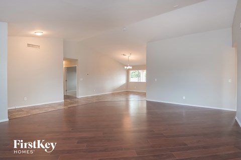 9550 E Caldwell Drive 3 Beds Apartment for Rent