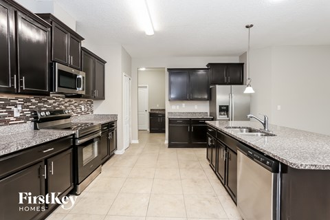 16367 MAGNOLIA GROVE WAY 4 Beds Apartment for Rent