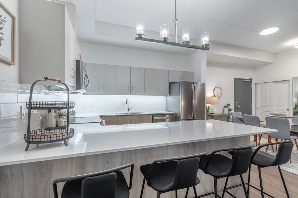 the preserve at ballantyne commons apartment kitchen and dining area