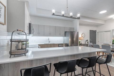 the preserve at ballantyne commons apartment kitchen and dining area