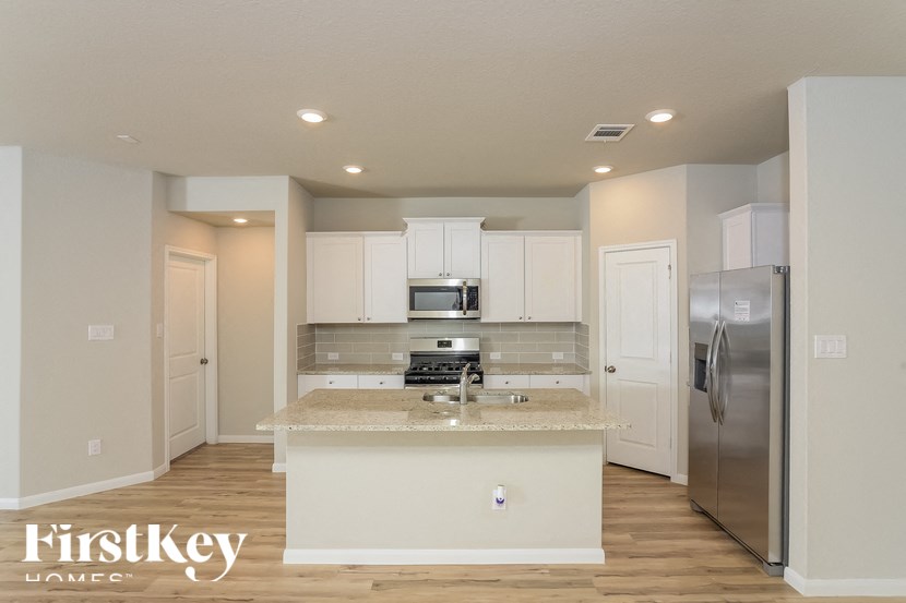 14006 FEED PARK 4 Beds House for Rent - Photo Gallery 4