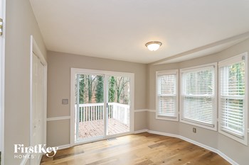 6320 Hillcrest Way 3 Beds House for Rent - Photo Gallery 5