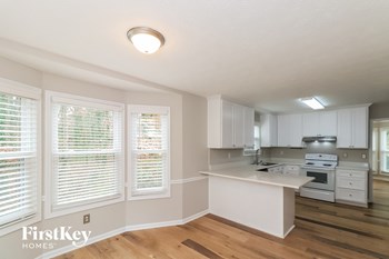 6320 Hillcrest Way 3 Beds House for Rent - Photo Gallery 6