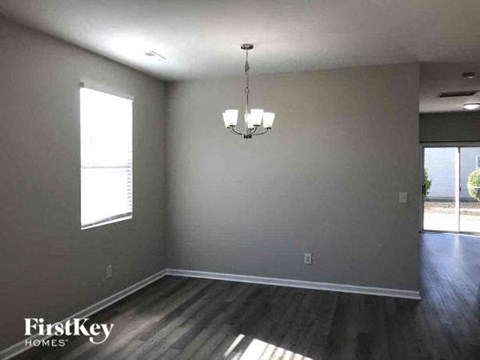 7421 Lamplighter Close Drive 3 Beds Apartment for Rent