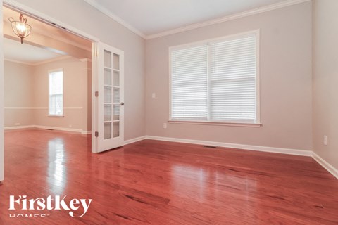 677 Longwood Place 4 Beds Apartment for Rent