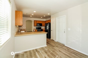 2911 E Paseo La Tierra Buena 3 Beds House for Rent - Photo Gallery 6