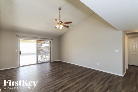 8603 W DIANA Avenue 3 Beds Apartment for Rent