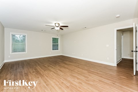 252 Hedgewood Drive 4 Beds Apartment for Rent