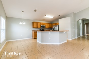 348 LANCASTER DRIVE 4 Beds House for Rent - Photo Gallery 4