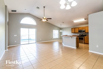 348 LANCASTER DRIVE 4 Beds House for Rent - Photo Gallery 5