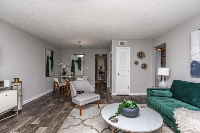 Elite At 285 Apartments