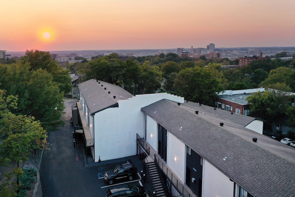 Nova Highland Exterior