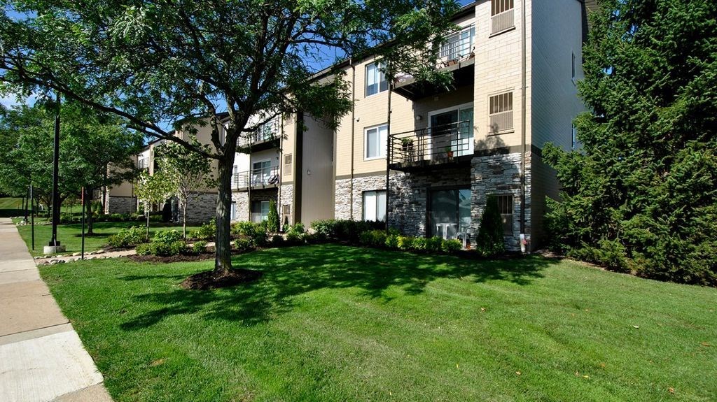 Exterior View at Emerson Apartments in Ann Arbor, MI