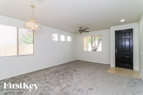 2715 E CARSON Road 3 Beds Apartment for Rent