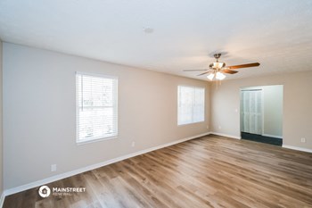 2355 MOODY AVE #1 4 Beds House for Rent - Photo Gallery 4