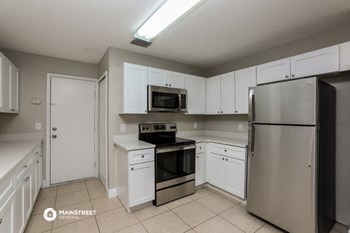 10729 SATINWOOD CIR 3 Beds House for Rent - Photo Gallery 6