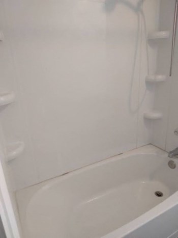 145 West Benson Street 2-3 Beds Apartment for Rent - Photo Gallery 3