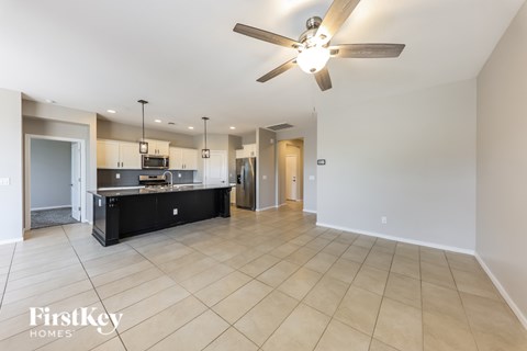 10129 W SOUTHGATE Avenue 3 Beds Apartment for Rent