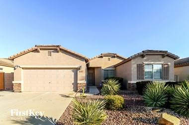 17572 W CROCUS Drive 3 Beds House for Rent Photo Gallery 1