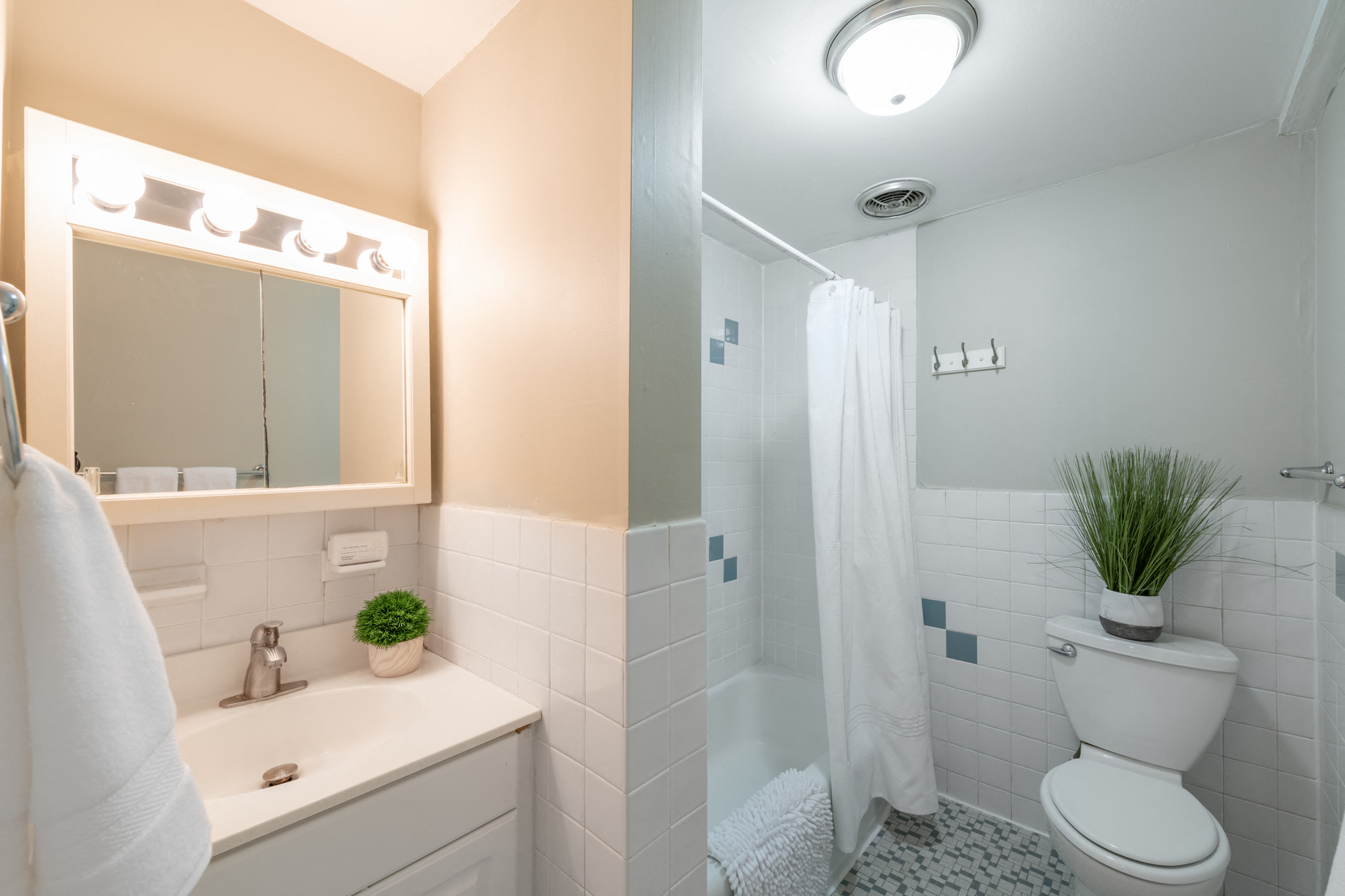 Bathroom Crimson Court