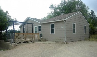 218 Columbus St, Unit B 3 Beds Apartment for Rent