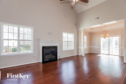 5760 Knoll Court 3 Beds Apartment for Rent