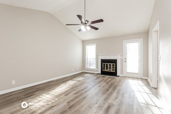 1121 JACKSONS VIEW RD 3 Beds House for Rent - Photo Gallery 3