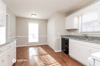 1121 JACKSONS VIEW RD 3 Beds House for Rent - Photo Gallery 6