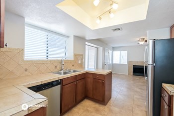 5124 W Aquamarine Street 3 Beds House for Rent - Photo Gallery 6