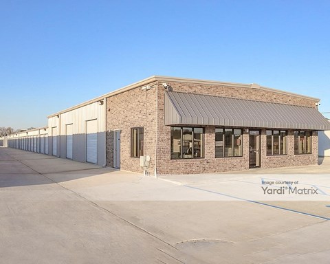 Storage Units for Rent available at 1140 Englewood Village Drive, Tuscaloosa, AL 35405