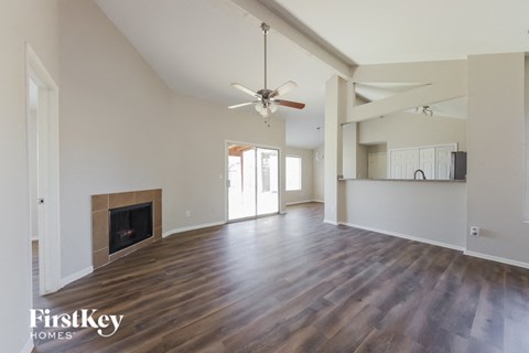 2121 W MONONA Drive 3 Beds Apartment for Rent