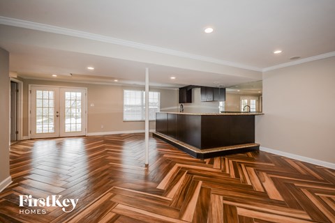 7300 Summer Manor Drive 3 Beds Apartment for Rent