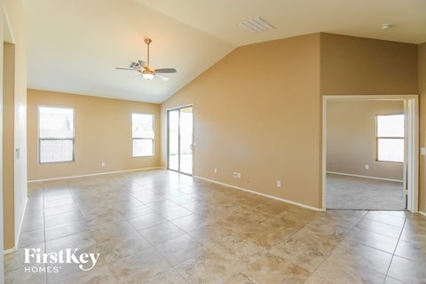 4270 E AMARILLO Drive 3 Beds Apartment for Rent