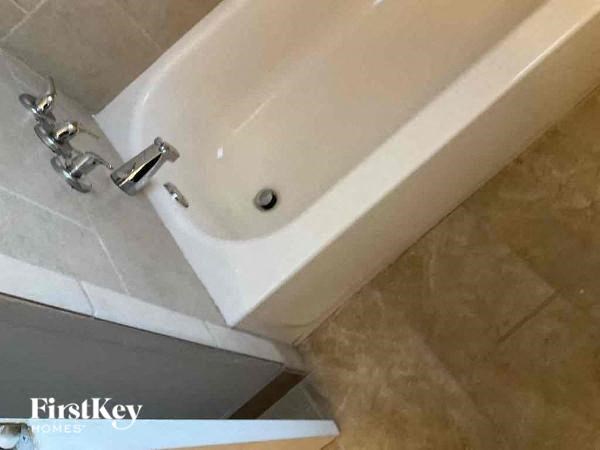 622 Skyline Drive Studio House for Rent - Photo Gallery 11