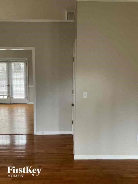 622 Skyline Drive Studio House for Rent - Photo Gallery 3