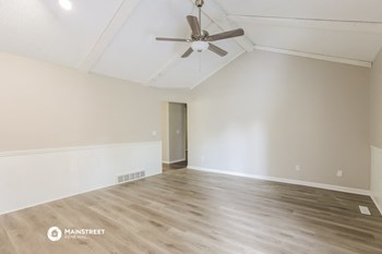 808 S SHERIDAN RD 3 Beds House for Rent - Photo Gallery 6