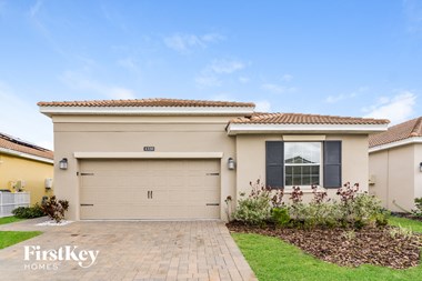 1320 OAK CREST STREET 4 Beds Apartment for Rent