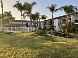 Unit 7 2 Beds Apartment for Rent