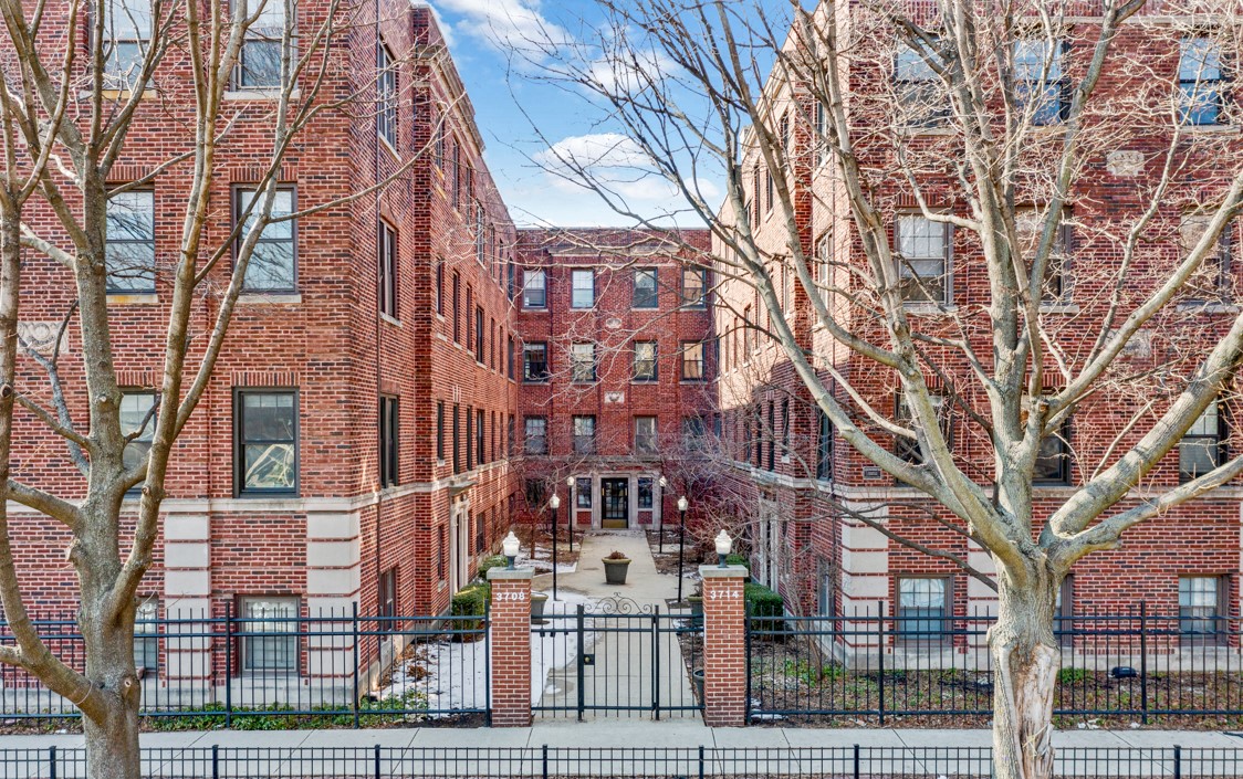 3708 Sheffield Chicago