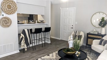 Renovated Living and Kitchen Model Willow Trail - Photo Gallery 4