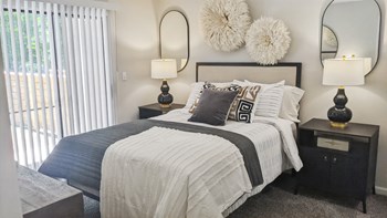 Renovated Bedroom Model Willow Trail - Photo Gallery 3