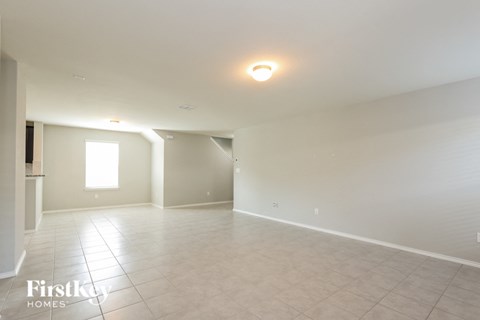 12034 Silver Light 4 Beds Apartment for Rent