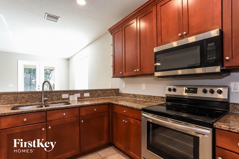 7232 BRIDGEVIEW DRIVE 3 Beds Apartment for Rent