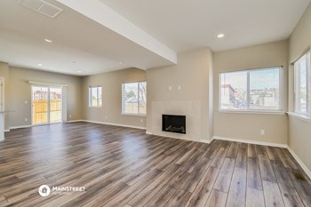 4458 Lightview 3 Beds House for Rent - Photo Gallery 5