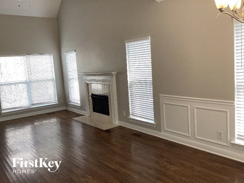 7142 Riverfront Drive 3 Beds Apartment for Rent