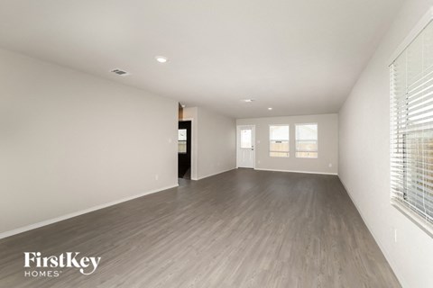 10610 VARMUS DRIVE 4 Beds Apartment for Rent
